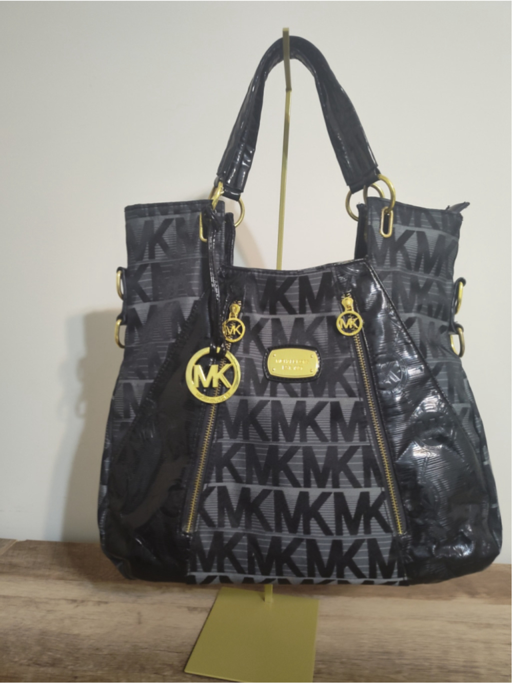 Women's Michael Kors Tote Bag One Size Black Gold